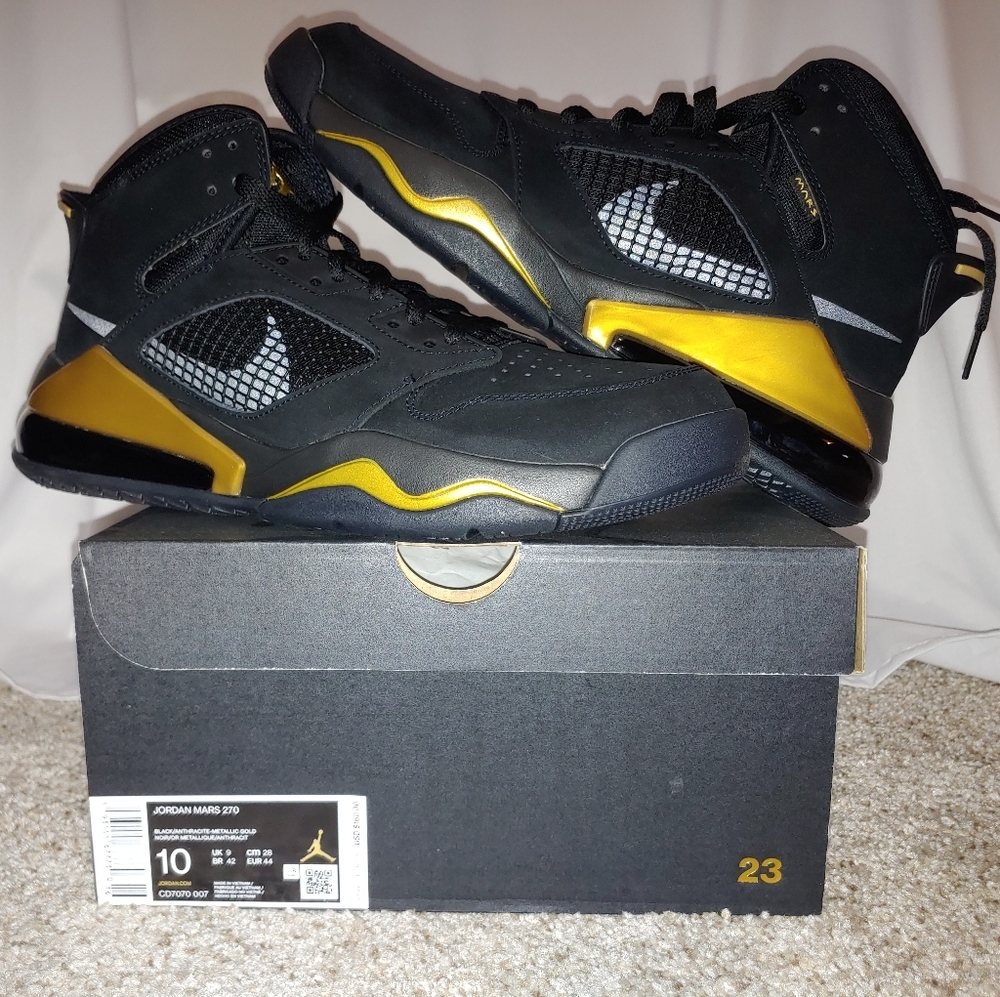 Air Jordan Mars 270